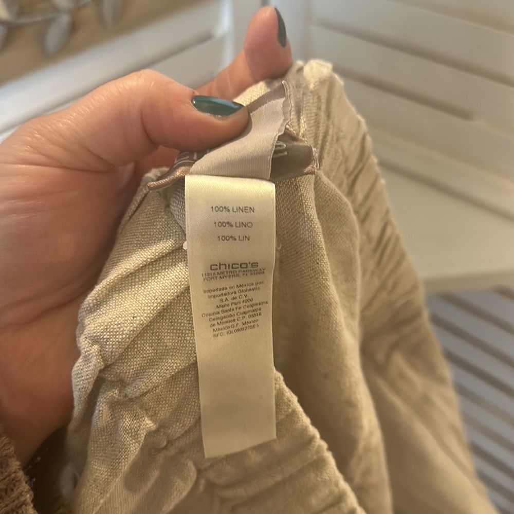 Chico's 100% Linen Capris - Picture 7 of 7